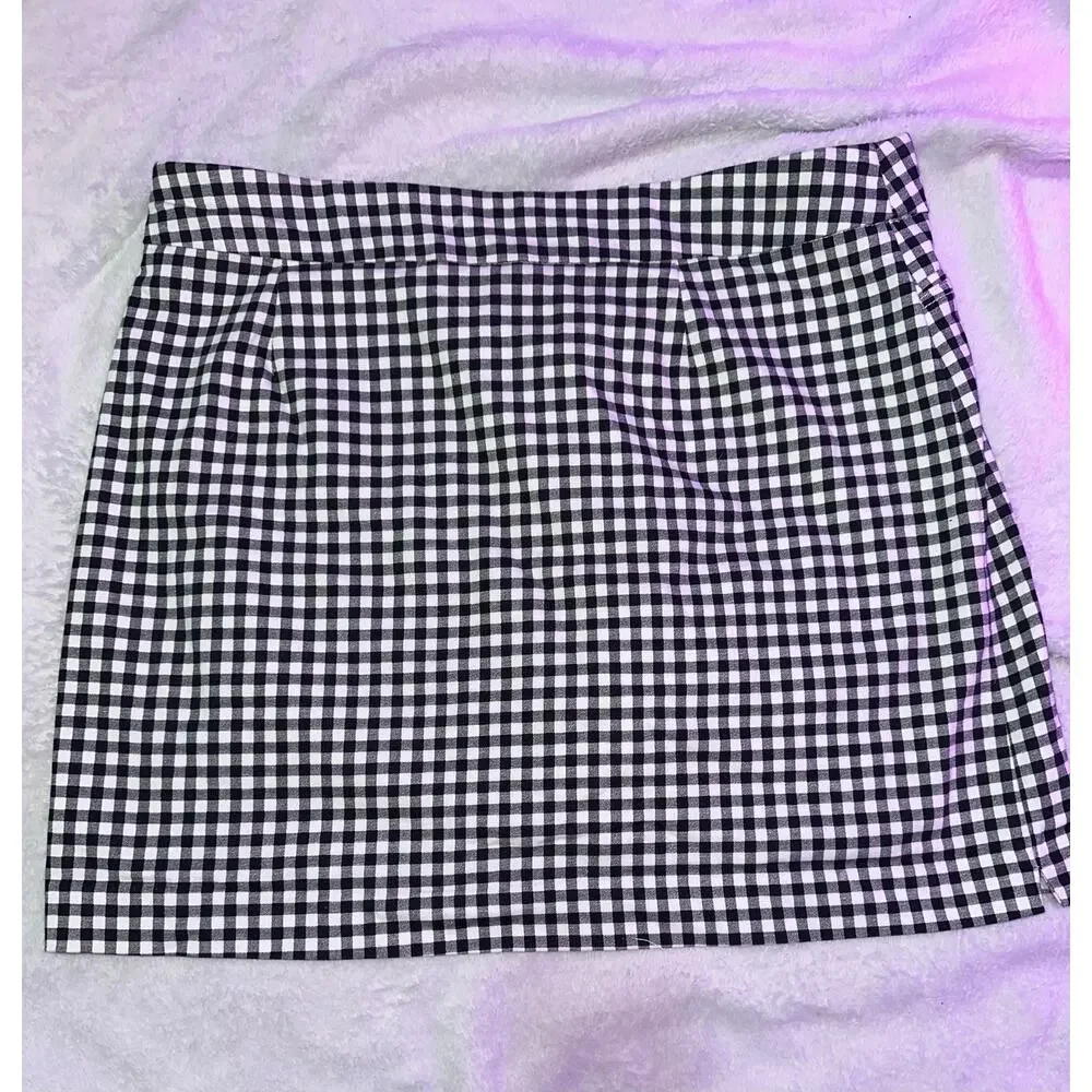 Black and white plaid skort - Picture 2 of 3